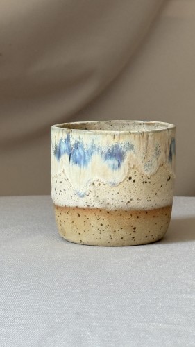 muundo-oslonka-ceramiczna-bezowa-niebieski-splyw.jpg