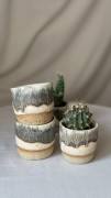 Beżowa osłonka ceramiczna z brązowym spływem handmade