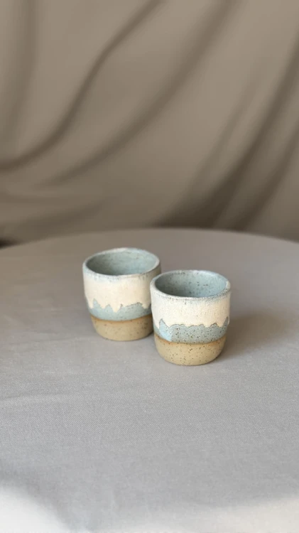 Garncarska doniczka handmade niebiesko-biała