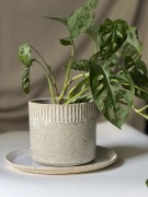 Beżowa osłonka ceramiczna w paski