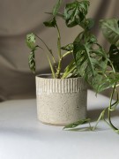 Beżowa osłonka ceramiczna w paski