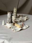 Ceramiczna podstawka pod kadzidło z gasikiem