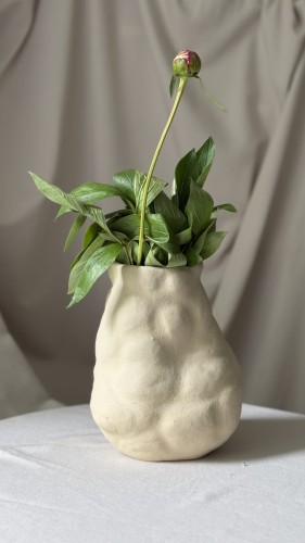 wazon-ceramiczny-handmade-organiczna-forma-kwiaty.jpg