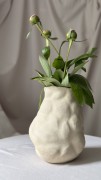 wazon-ceramiczny-handmade-organiczna-forma-kwiaty.jpg