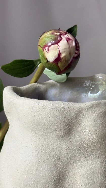 wazon-ceramiczny-handmade-organiczna-forma-kwiaty.jpg