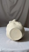 wazon-ceramiczny-handmade-organiczny-falbana-kwiaty.jpg